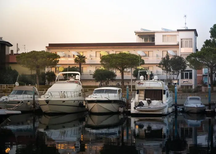 Апартаменты Sunny By The *